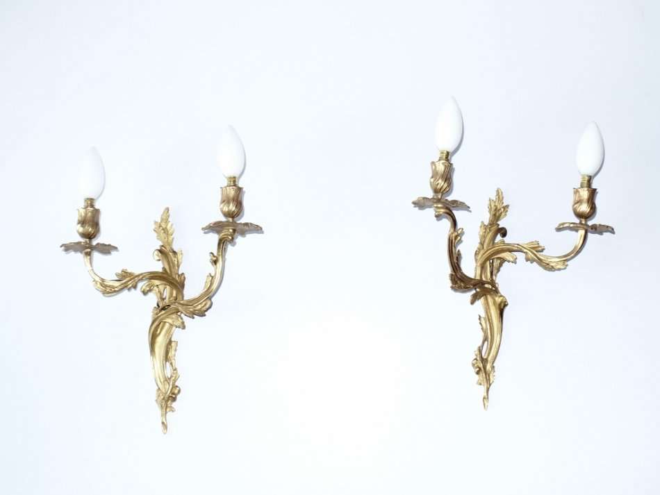 PAIR OF ANTIQUE FRENCH GILT BRONZE WALL LIGHTS