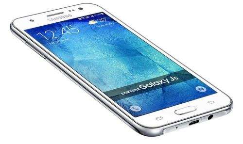 SAMSUNG GALAXY J5 (5" AMOLED SCREEN,QUAD CORE,13MP CAMERA,1.5GB RAM, 8 GB ROM,ETC...!!)