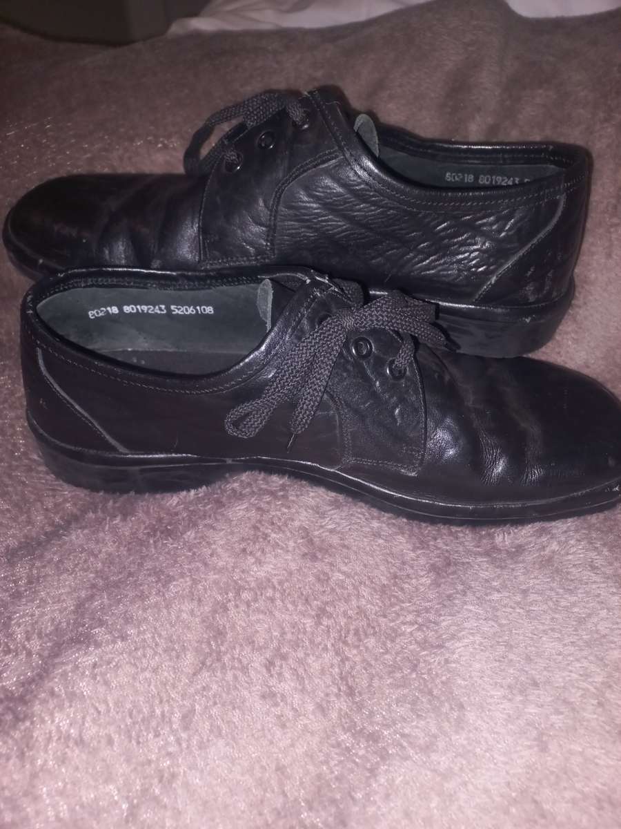 Grasshopper genuine leather size 10 black men`s shoes