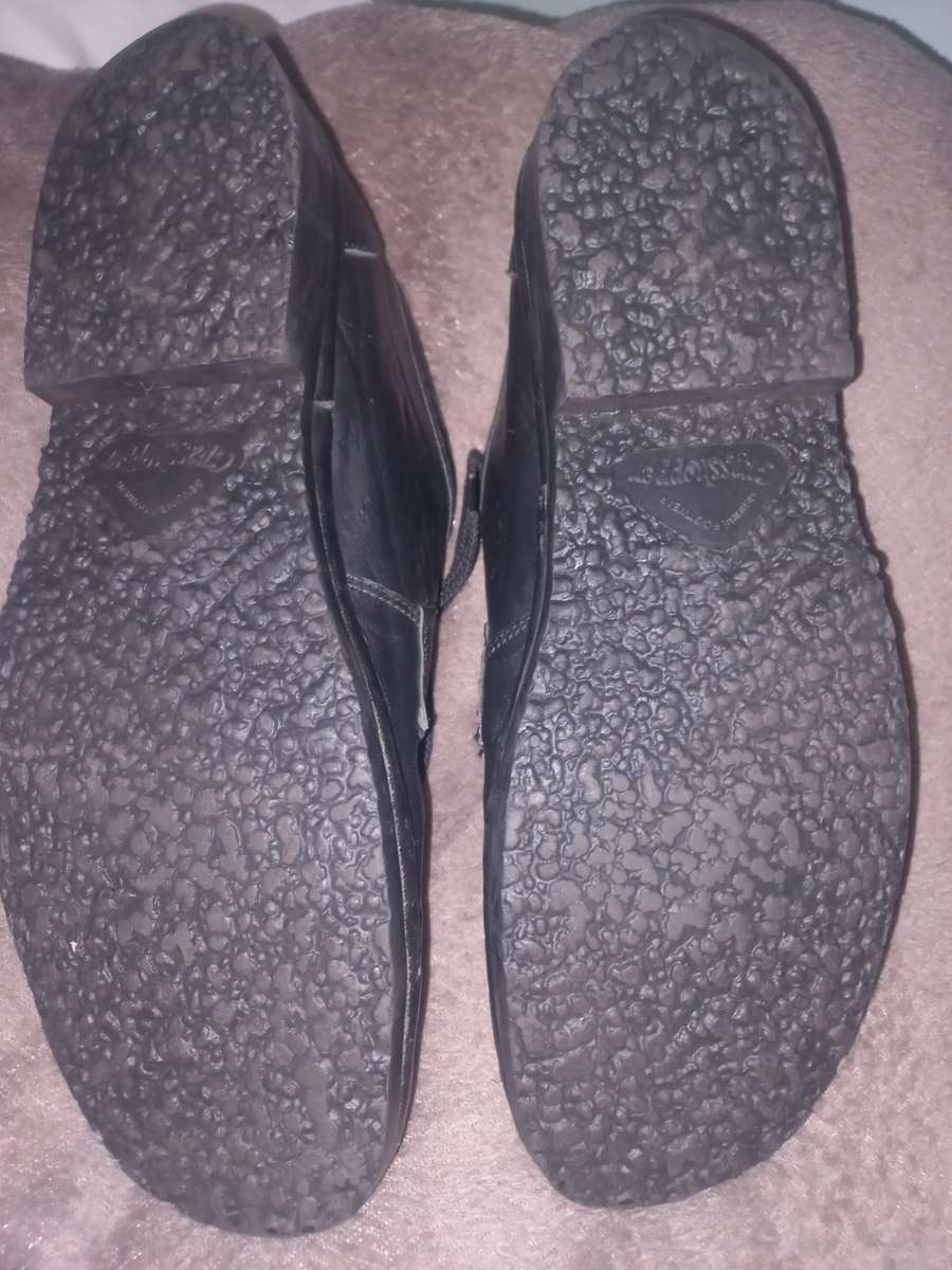 Grasshopper genuine leather size 10 black men`s shoes