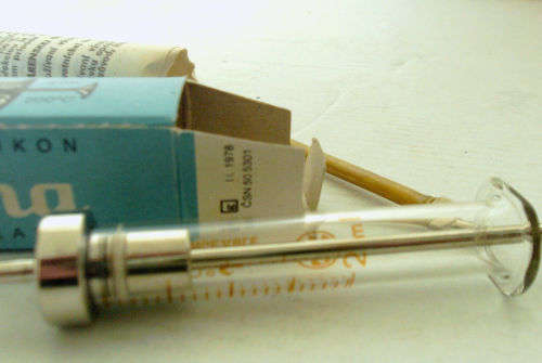 VINTAGE CHECH MEDICAL SILICONE SYRINGE 2 ML