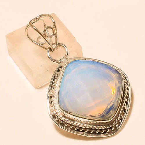 SUPERB MILKEY OPAL GEMSTONE 925 STERLING SILVER PENDANT - 5.0 cm