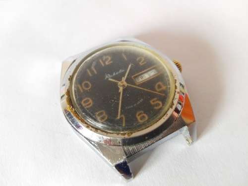 Vintage Soviet Men's wrist watch Raketa, round black
