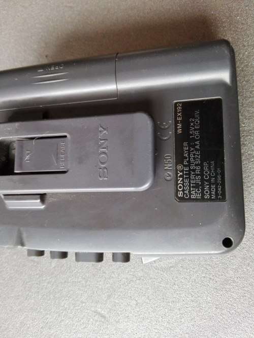 VINTAGE SONY WALKMAN PORTABLE CASSETTE PLAYER