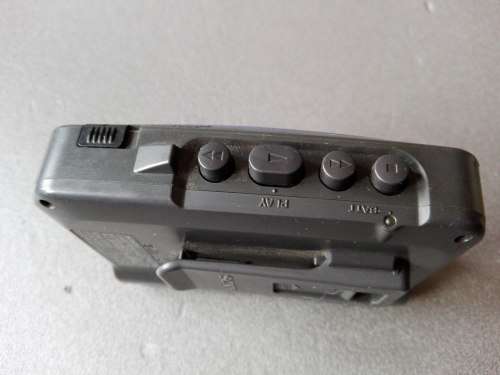VINTAGE SONY WALKMAN PORTABLE CASSETTE PLAYER