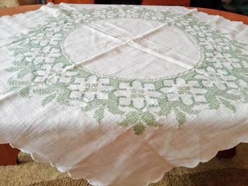 Vintage Hand Embroidered tablecloth 80 cm x 80 cm
