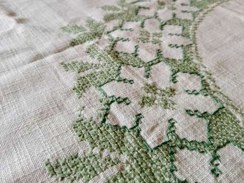 Vintage Hand Embroidered tablecloth 80 cm x 80 cm
