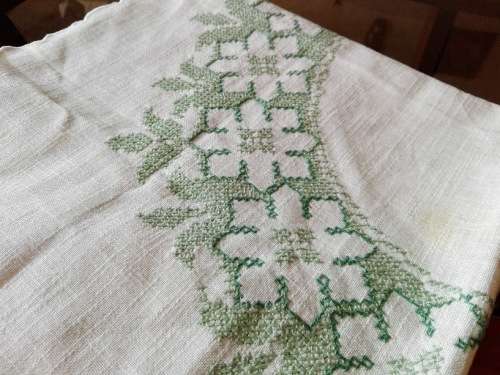 Vintage Hand Embroidered tablecloth 80 cm x 80 cm