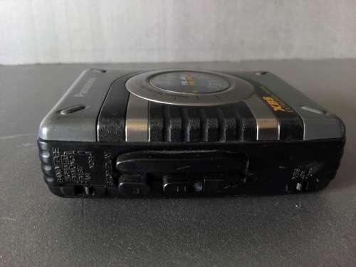 Walkman Stereo Radio Cassette Player PANASONIC - RQ-V65