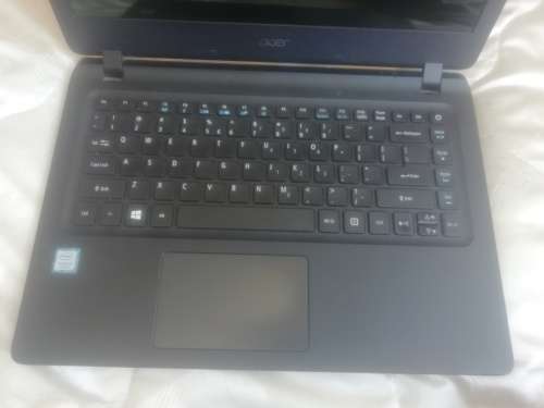 Acer Aspire ES1-433-54XN 14` Core i5 7200U,+1TB HDD + 256 SSD NVME M.2 +4GB RAM
