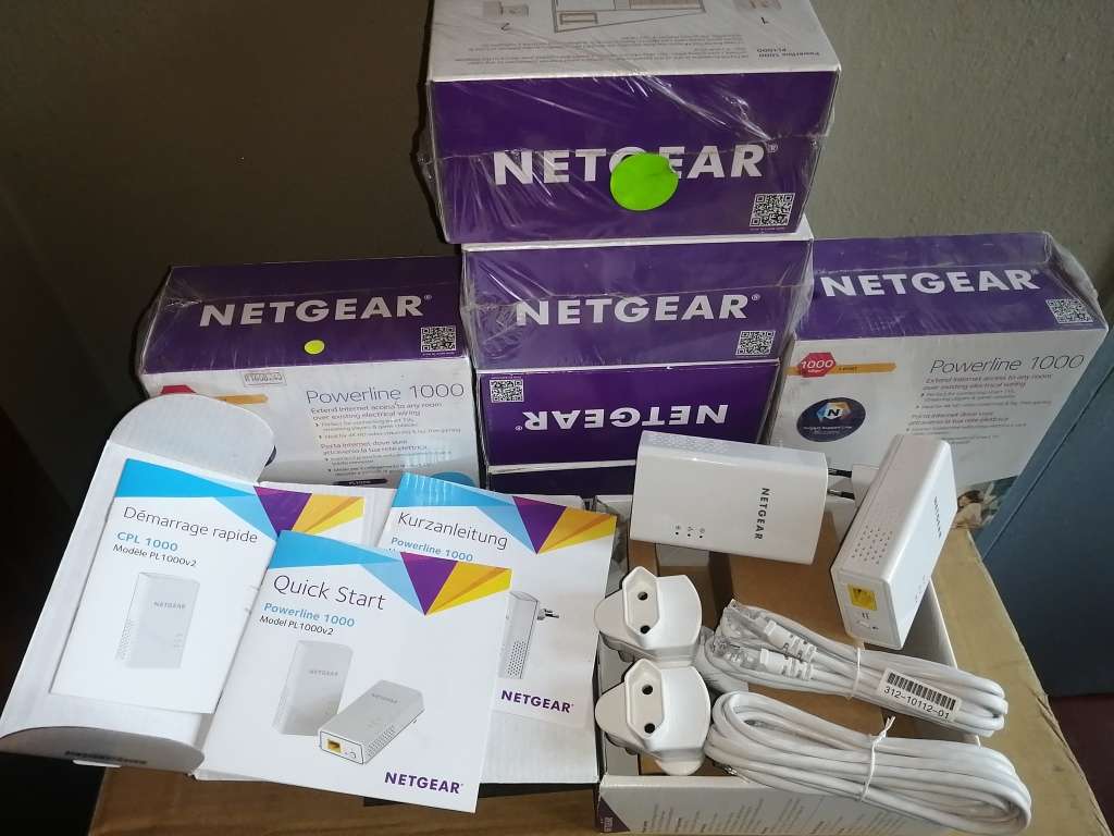 NETGEAR  2-pack PL1000 WiFi Powerline Extenders/Access Point Plug&play no need to configure software