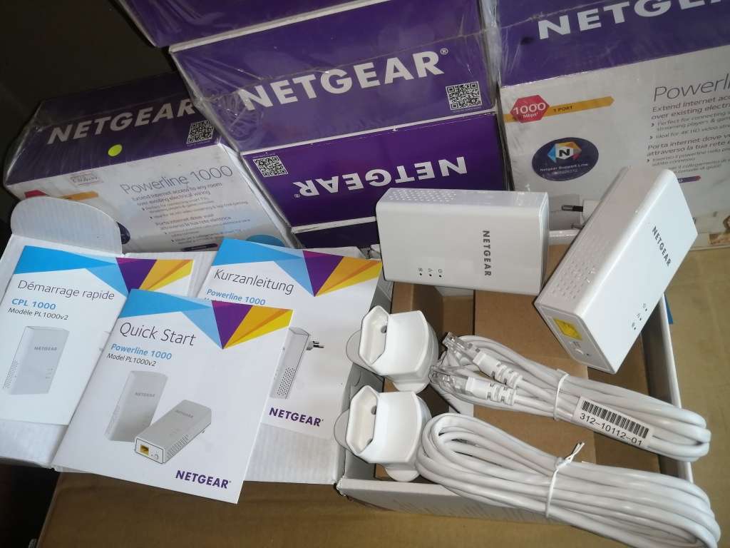 NETGEAR  2-pack PL1000 WiFi Powerline Extenders/Access Point Plug&play no need to configure software