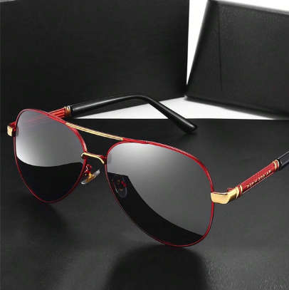 Classic Polarized Sunglasses For Both Men And Women, Driving With Sunglasses That Are UV Resistant
