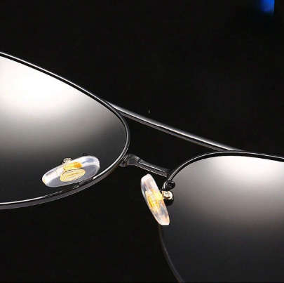 Classic Polarized Sunglasses For Both Men And Women, Driving With Sunglasses That Are UV Resistant