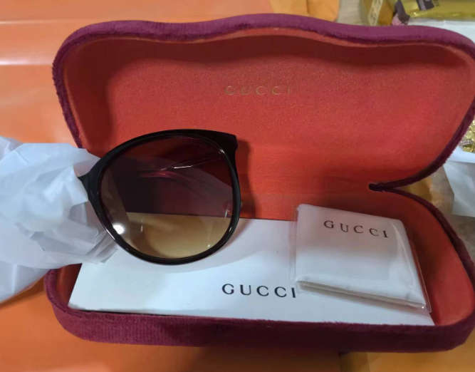 Gucci Womens Authentic GG1719 56-21 142 Cat Eye Plastic Sunglasses Red Black Gold