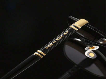 Classic Polarized Sunglasses For Both Men And Women, Driving With Sunglasses That Are UV Resistant