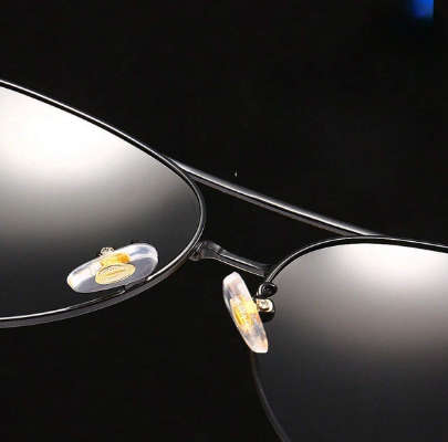 Classic Polarized Sunglasses For Both Men And Women, Driving With Sunglasses That Are UV Resistant