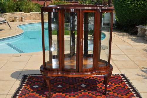 Imbuia Ball & Claw Curved Glass Display Cabinet  ---   Collections Only!!!