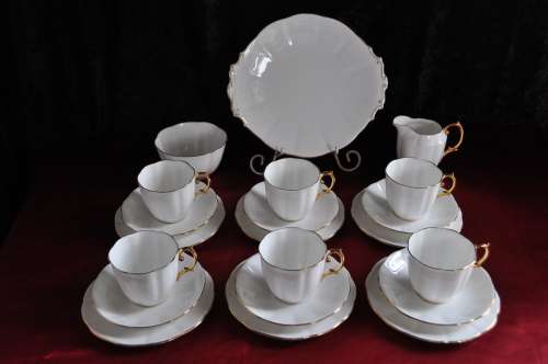 Royal Albert Unnamed 21 Piece Tea Set ---   Courier or Collections Please!!