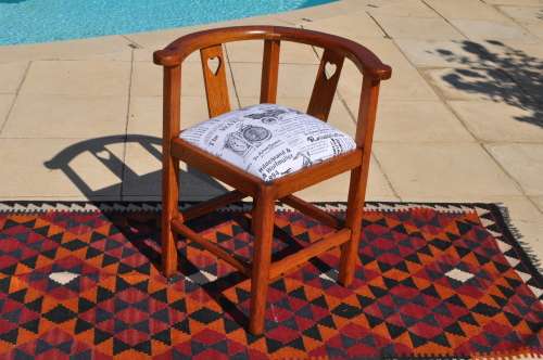 Oak Horseshoe Chair  ---   Collections Only!!