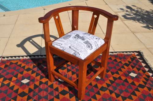 Oak Horseshoe Chair --  Collections Only!!!