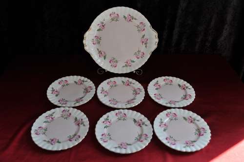 Royal Albert Unnamed Cake Plate & 6 Side Plates