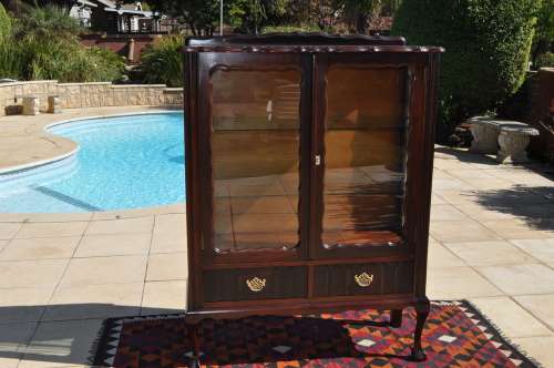 Imbuia Ball & Claw Display Cabinet   ---   Collections Only!!!