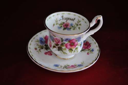 Royal Albert Miniature Flower Of The Month August "Poppy" Duo