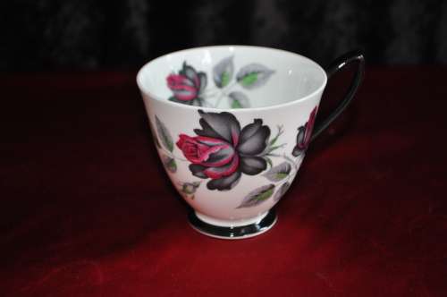 Royal Albert "Masquerade" 21 Piece Tea Set.   ---   Collections or Courier Please!!!