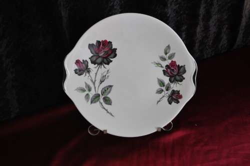 Royal Albert "Masquerade" 21 Piece Tea Set.   ---   Collections or Courier Please!!!