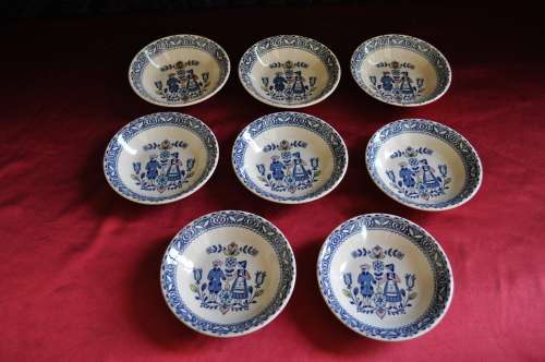 Johnson Bros "Hearts & Flowers"  8 x Desert Bowls.