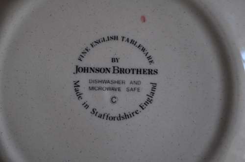 Johnson Bros "Hearts & Flowers"  8 x Desert Bowls.