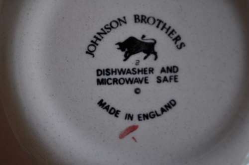 Johnson Bros "Hearts & Flowers"  8 x Desert Bowls.