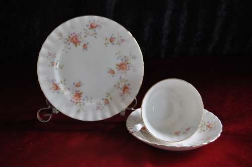 Royal Albert "Peach Rose" Trio