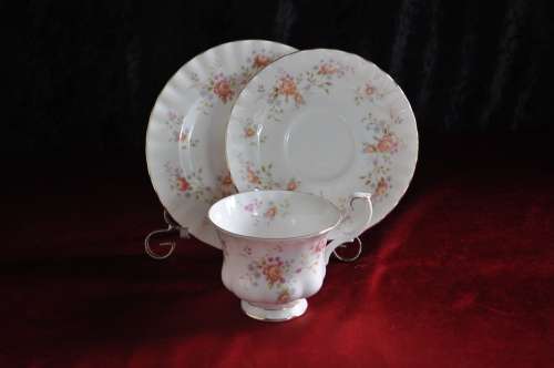 Royal Albert "Peach Rose" Trio