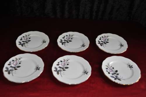 Royal Albert "Queens Messenger" 21 Piece Tea Set  --  Collections or Courier Please!!