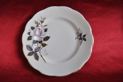 Royal Albert "Queens Messenger" 21 Piece Tea Set  --  Collections or Courier Please!!