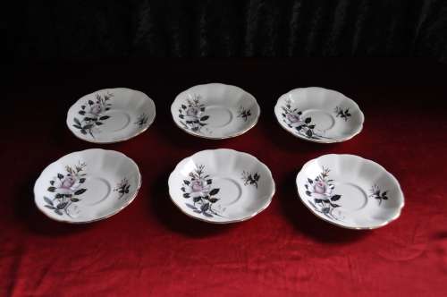 Royal Albert "Queens Messenger" 21 Piece Tea Set  --  Collections or Courier Please!!