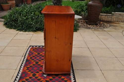 PINE 5 DRAWER  - CHEST OF DRAWERS    -----  COLLECTIONS ONLY!!!!!