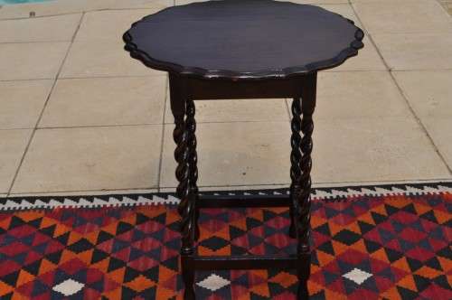Pie Crust Barley Twist Legs Lamp Table  --  Collections Only!!!