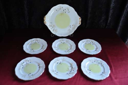 Royal Albert "Montrose" 1 x Large Cake Plate, 6 x Standard Size Cake Plates