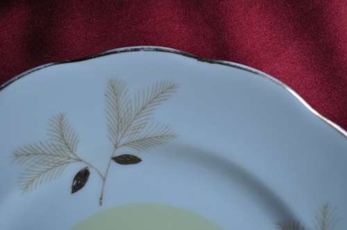 Royal Albert "Montrose" 1 x Large Cake Plate, 6 x Standard Size Cake Plates