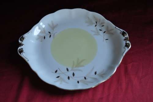 Royal Albert "Montrose" 1 x Large Cake Plate, 6 x Standard Size Cake Plates
