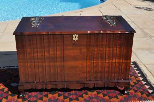 Imbuia Ball & Claw Kist --  Collections Only!!!