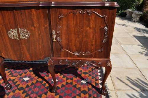 Imbuia Ball & Claw 4 Door, 3 Drawer Sideboard --  Collections Only!!!!!