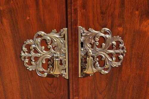 Imbuia Ball & Claw 4 Door, 3 Drawer Sideboard --  Collections Only!!!!!