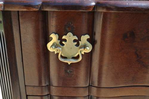 Imbuia Ball & Claw 5 Drawer Chest Of Drawers  ----    Collections Only!!