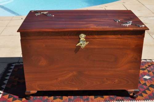 Solid Wood Kist  --  Collections Only!!