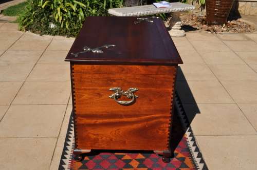 Solid Wood Kist  --  Collections Only!!