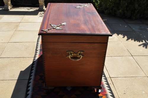 Solid Wood Kist  --  Collections Only!!